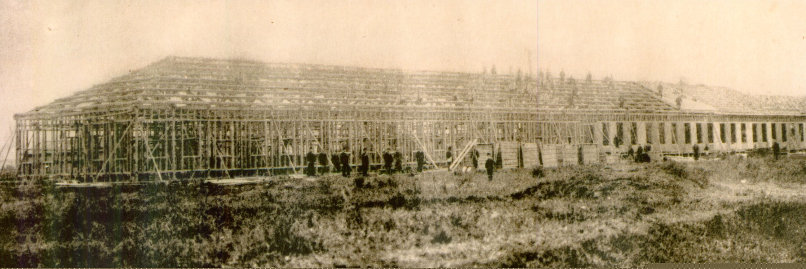 1899年台北師範學校第二學寮第五棟校舍上棟式